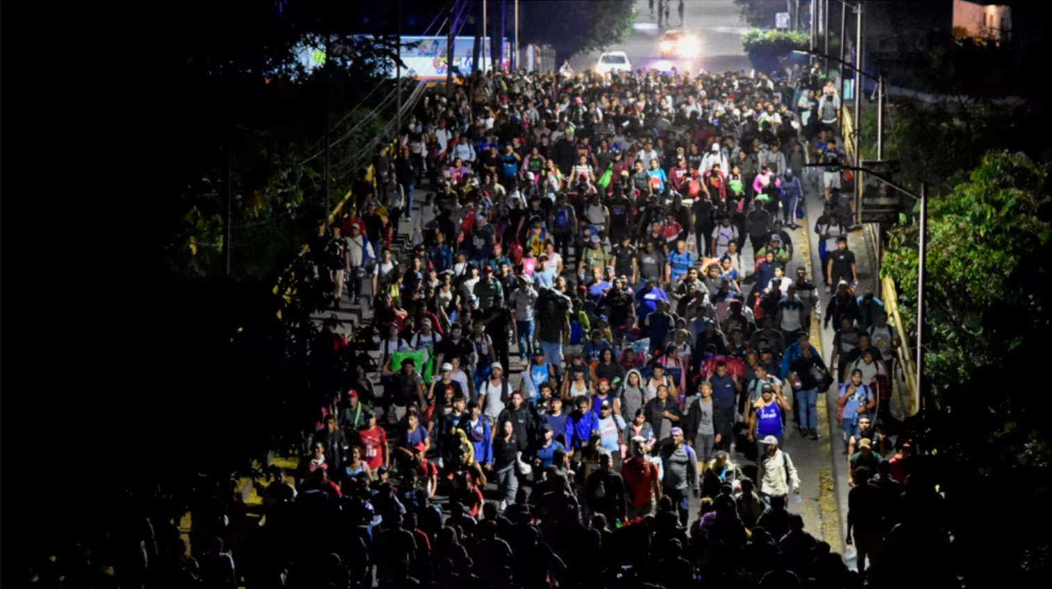 Sale otra caravana de migrantes del sur de México pese a la disolución de las anteriores